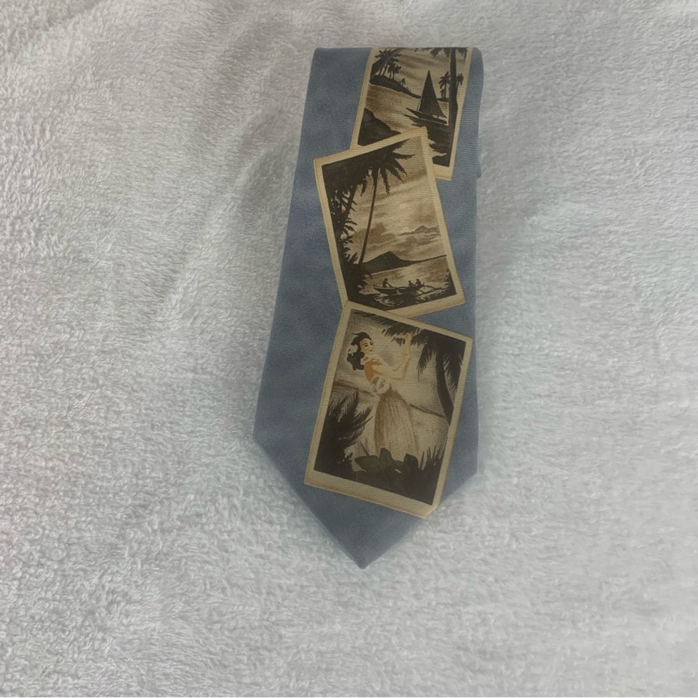 Tommy Bahama Vintage Silk Neck  Tie‎ Made In USA Hawaiian Postcards Motif